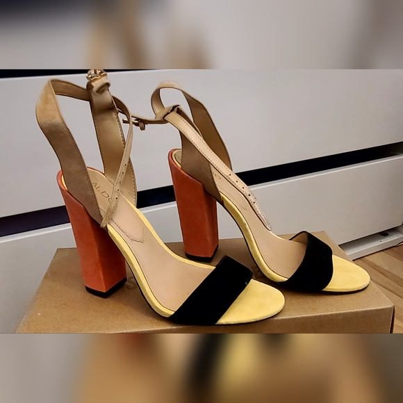 Beautiful aldo heels - Picture 1 of 1